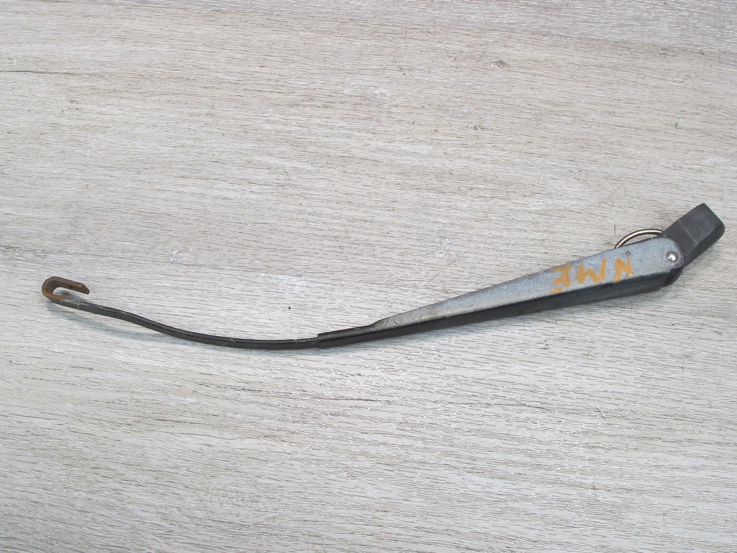 75-85 Mercedes W123 Set of 2 Front Left & Right Windshield Wiper Arm OEM
