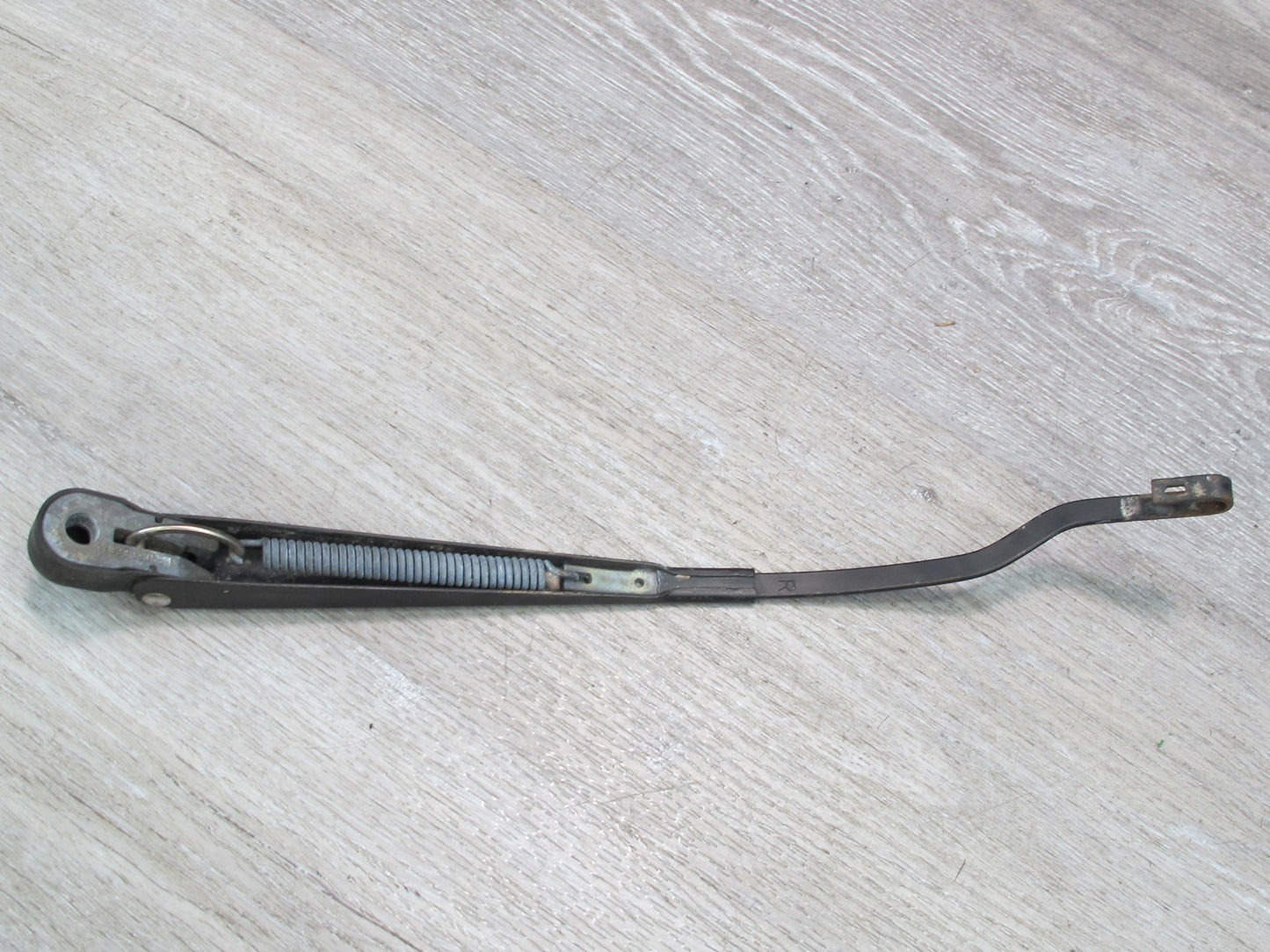75-85 Mercedes W123 Set of 2 Front Left & Right Windshield Wiper Arm OEM