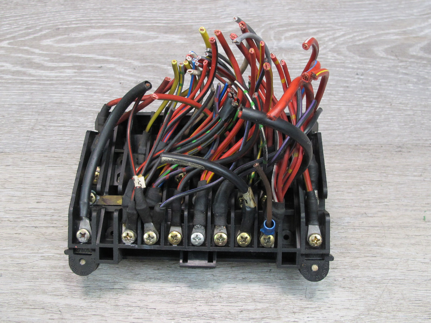 75-85 Mercedes W123 Power Distribution Fuse Relay Box 1235400650 OEM