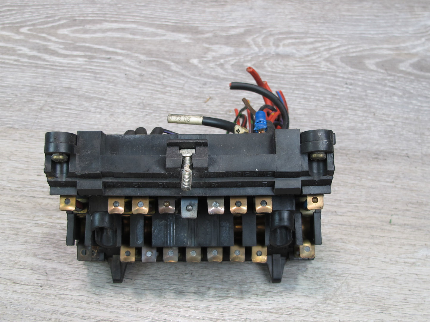 75-85 Mercedes W123 Power Distribution Fuse Relay Box 1235400650 OEM