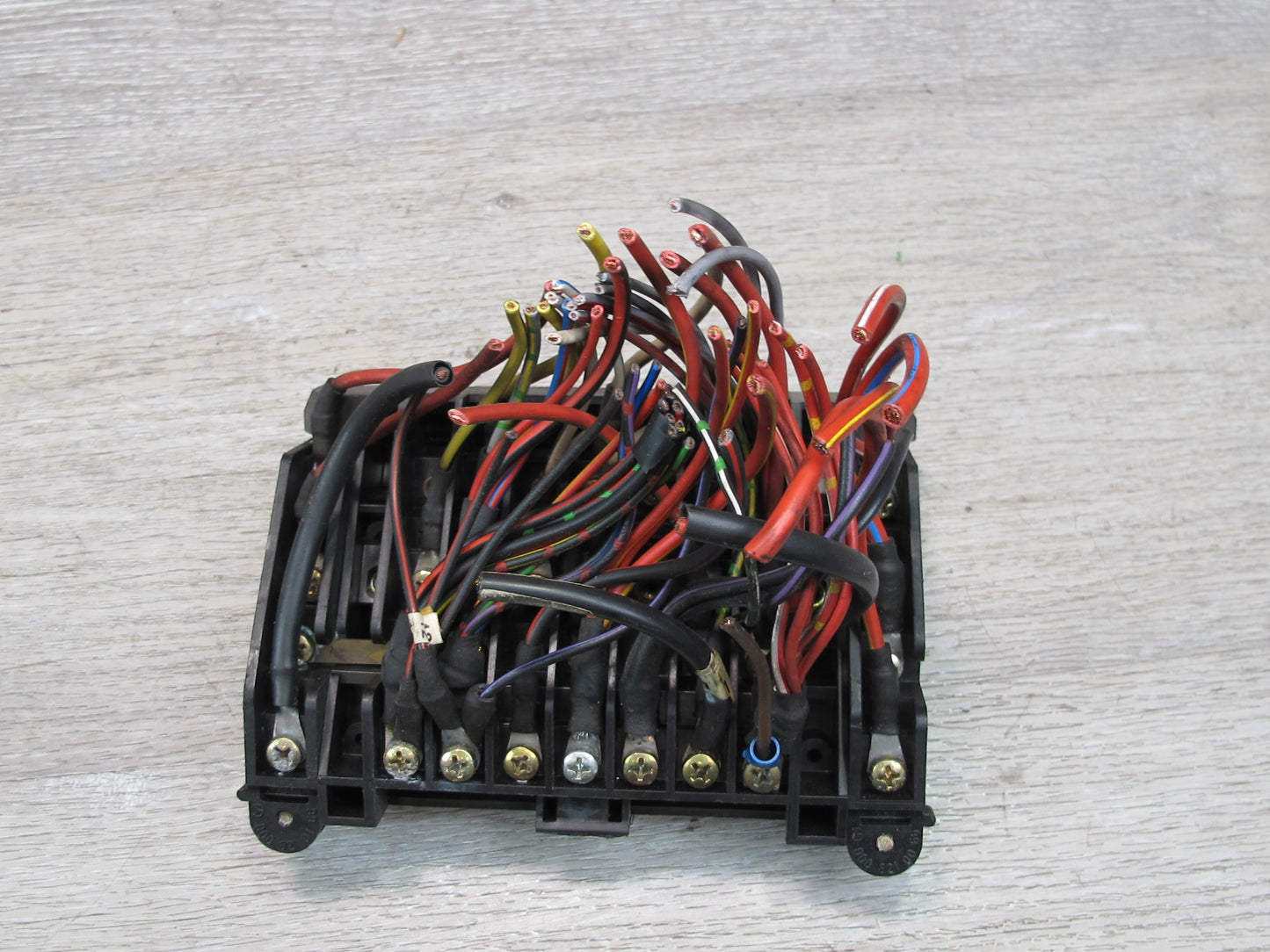 75-85 Mercedes W123 Power Distribution Fuse Relay Box 1235400650 OEM