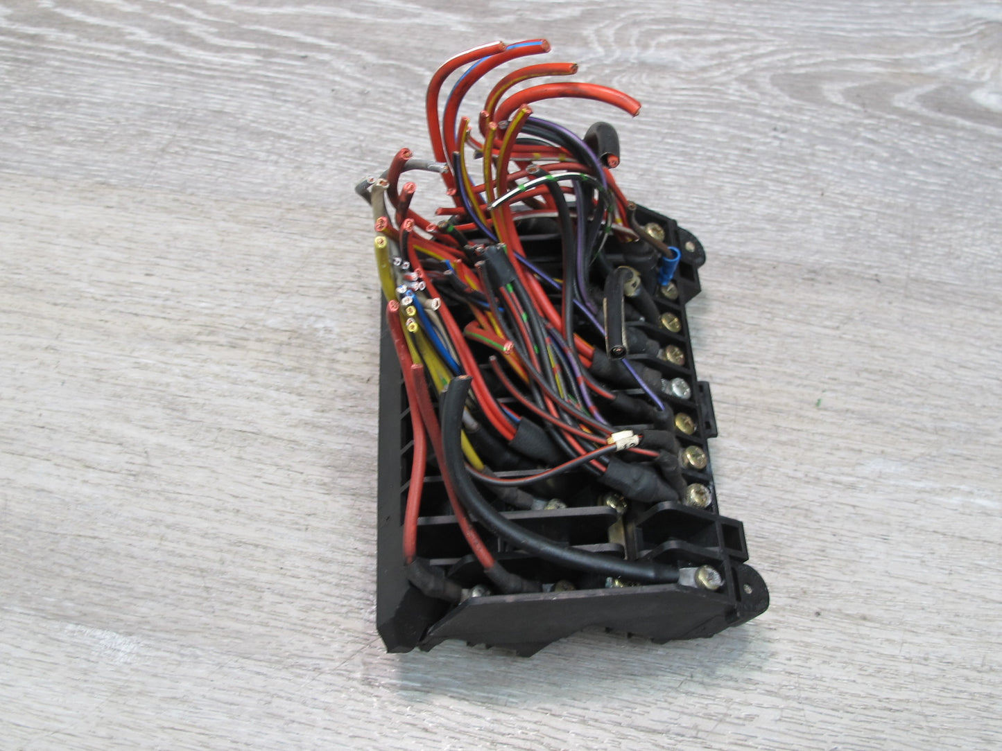 75-85 Mercedes W123 Power Distribution Fuse Relay Box 1235400650 OEM