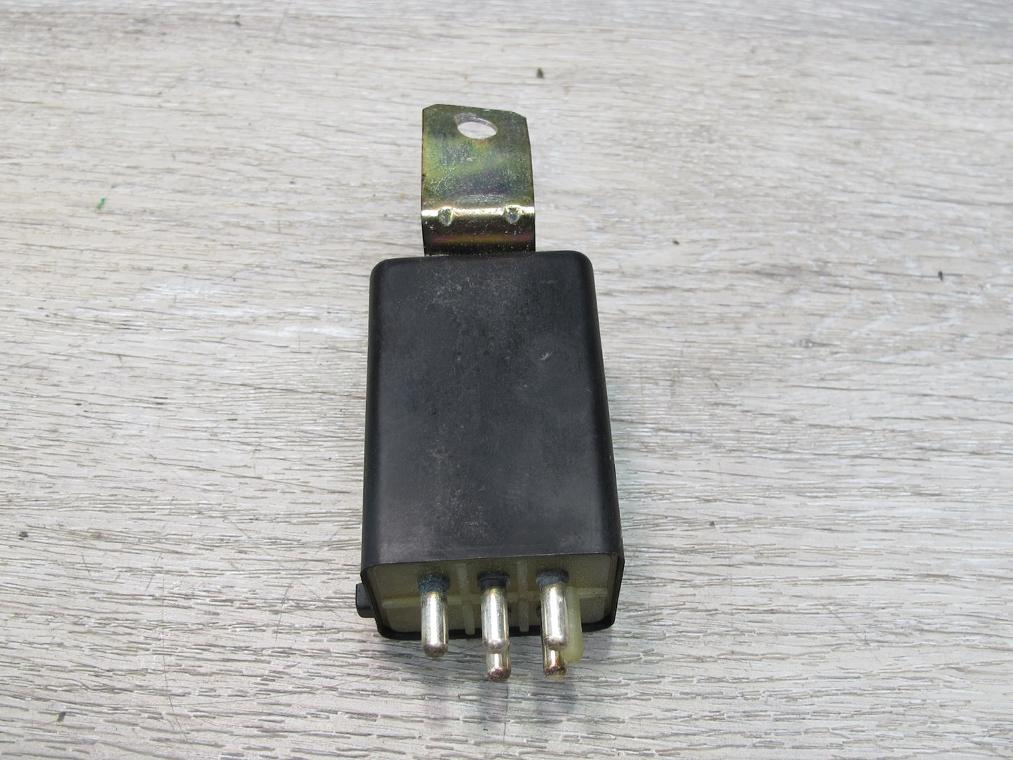 75-85 Mercedes W123 Rear Window Defrost Relay 1078200010 OEM