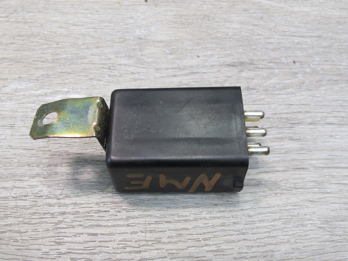 75-85 Mercedes W123 Rear Window Defrost Relay 1078200010 OEM