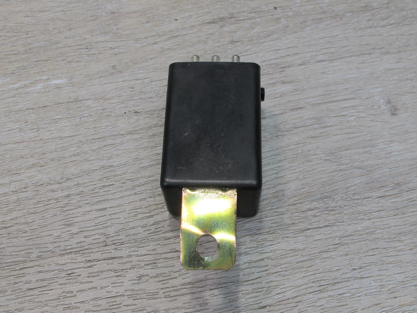 75-85 Mercedes W123 Rear Window Defrost Relay 1078200010 OEM