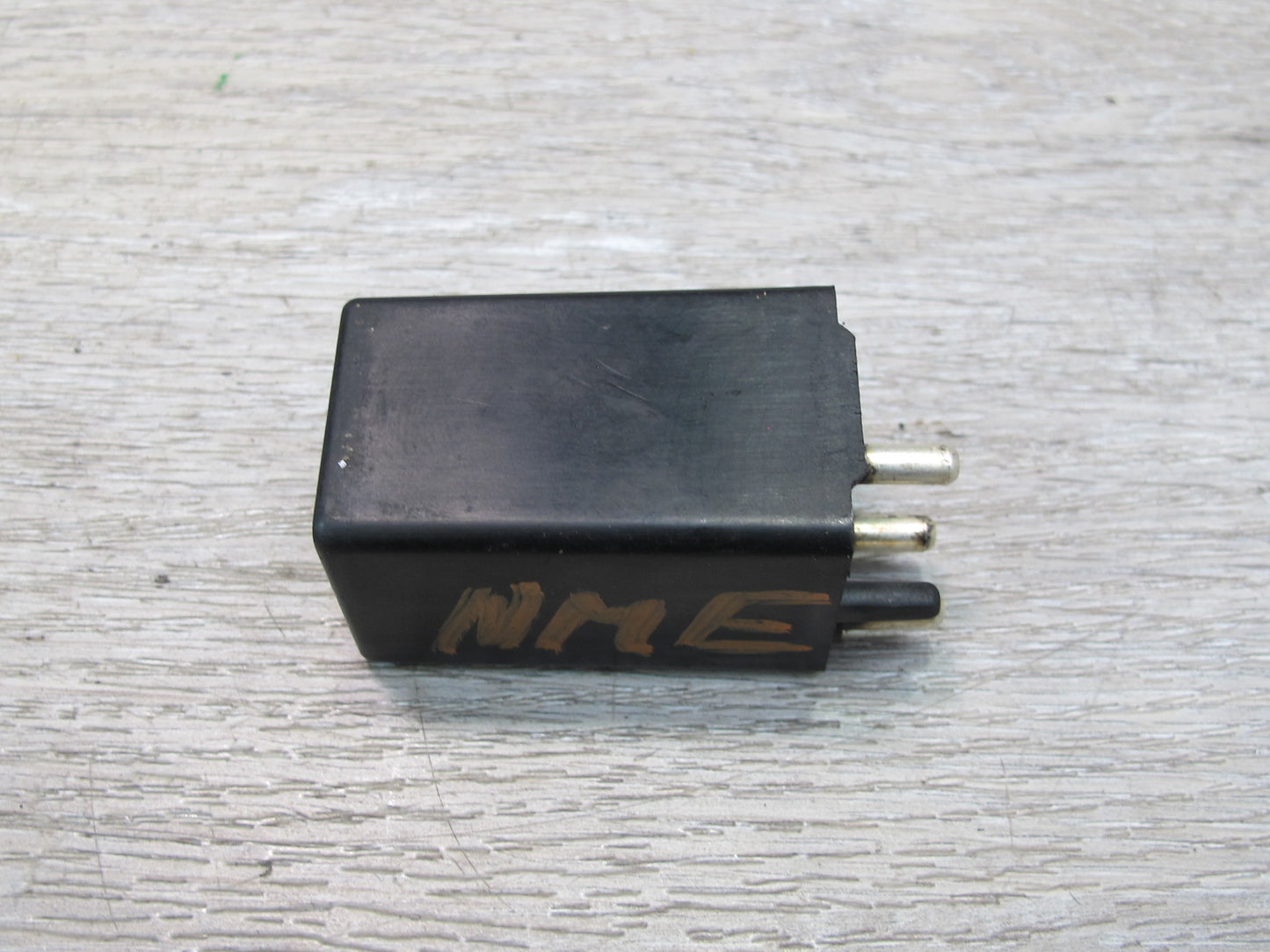 75-85 Mercedes W123 Turn Signal Flasher Relay 0008210963 OEM