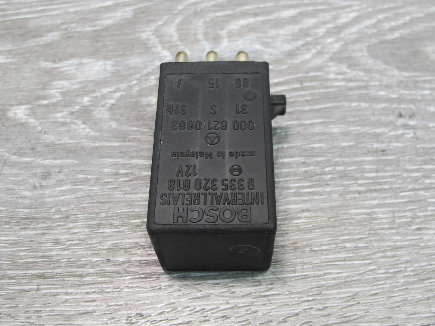 75-85 Mercedes W123 Intermittent Wiper Relay 0008210863 OEM