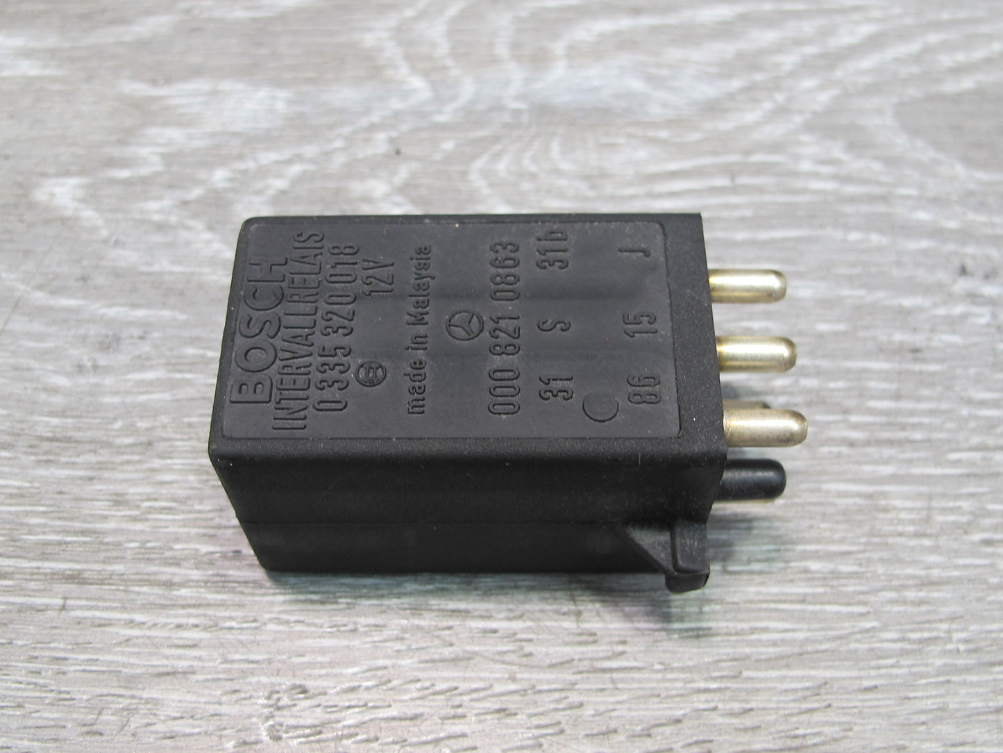 75-85 Mercedes W123 Intermittent Wiper Relay 0008210863 OEM