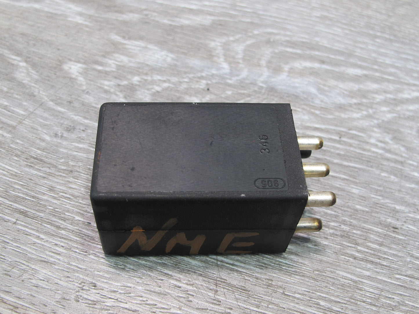 75-85 Mercedes W123 Intermittent Wiper Relay 0008210863 OEM