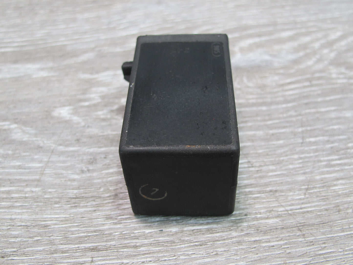 75-85 Mercedes W123 Intermittent Wiper Relay 0008210863 OEM