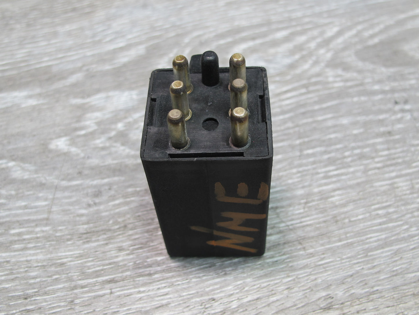 75-85 Mercedes W123 Intermittent Wiper Relay 0008210863 OEM