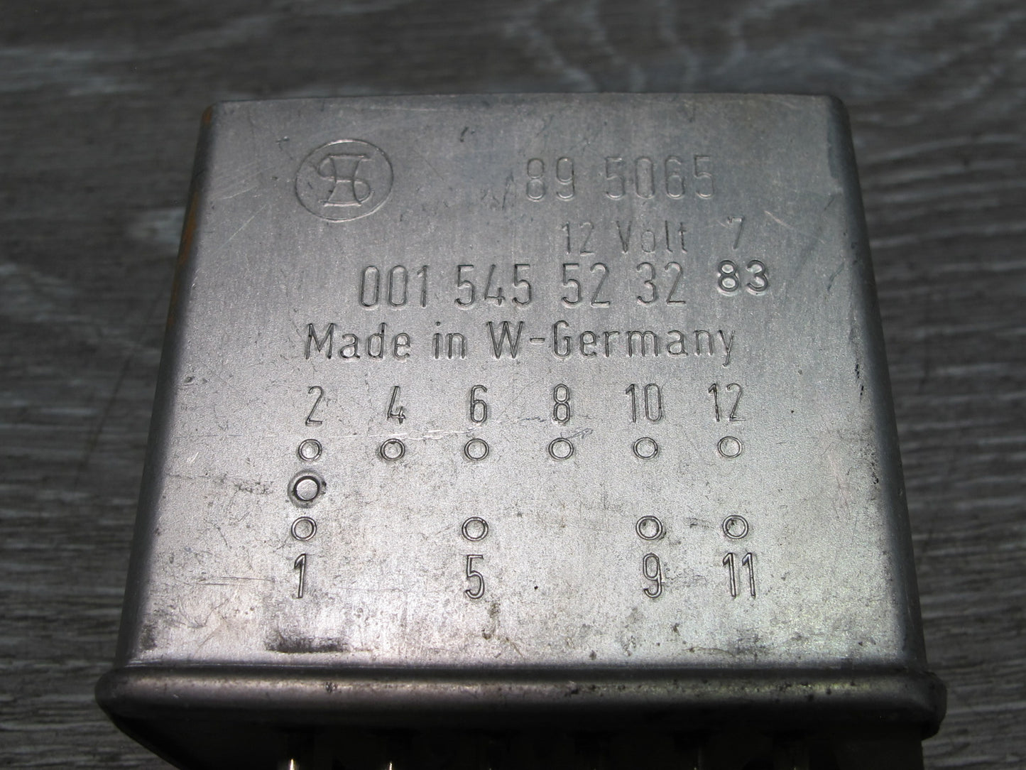 75-85 Mercedes W123 Seat Belt Warning Relay 0015455232 OEM