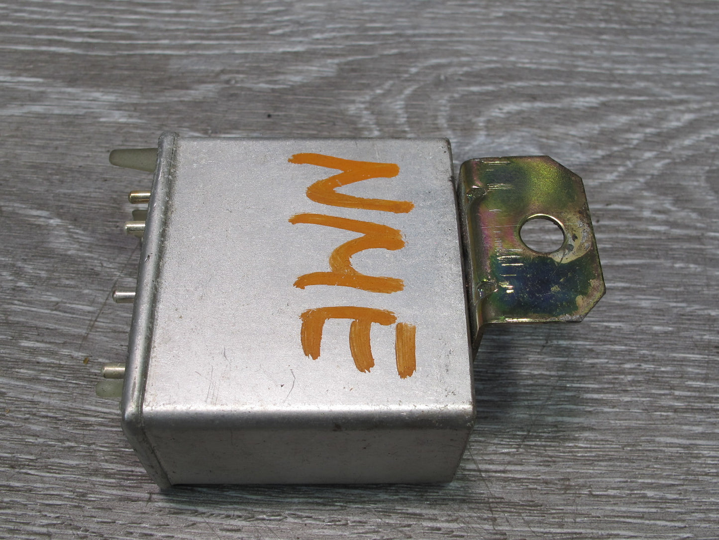 75-85 Mercedes W123 Seat Belt Warning Relay 0015455232 OEM