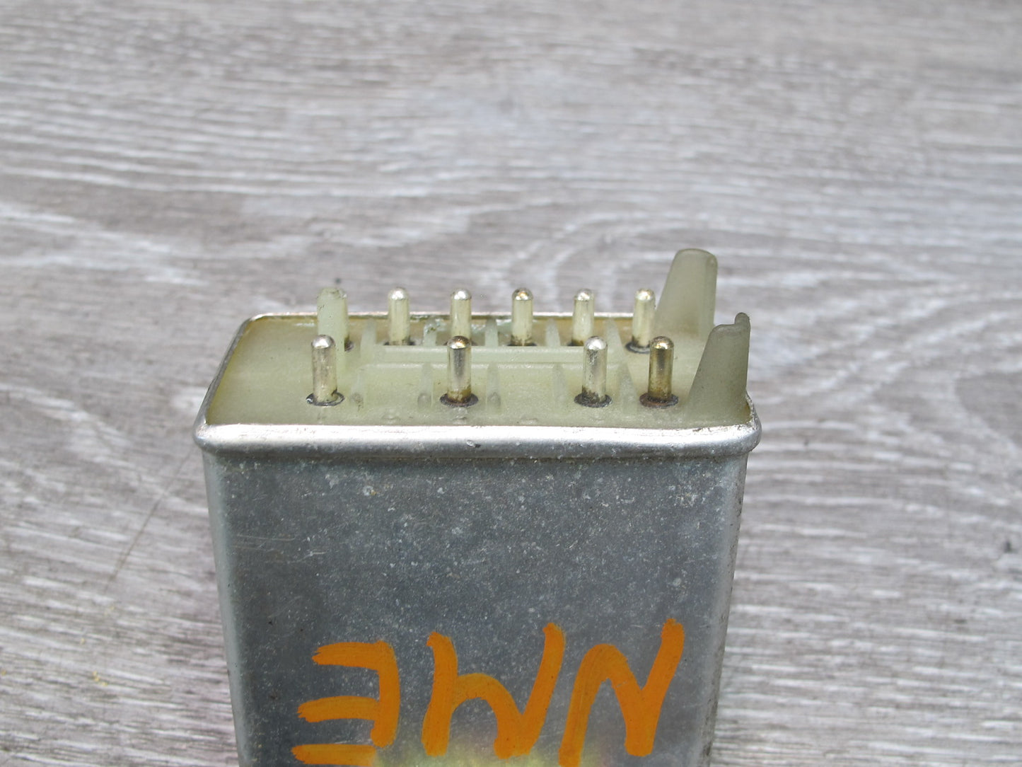 75-85 Mercedes W123 Seat Belt Warning Relay 0015455232 OEM