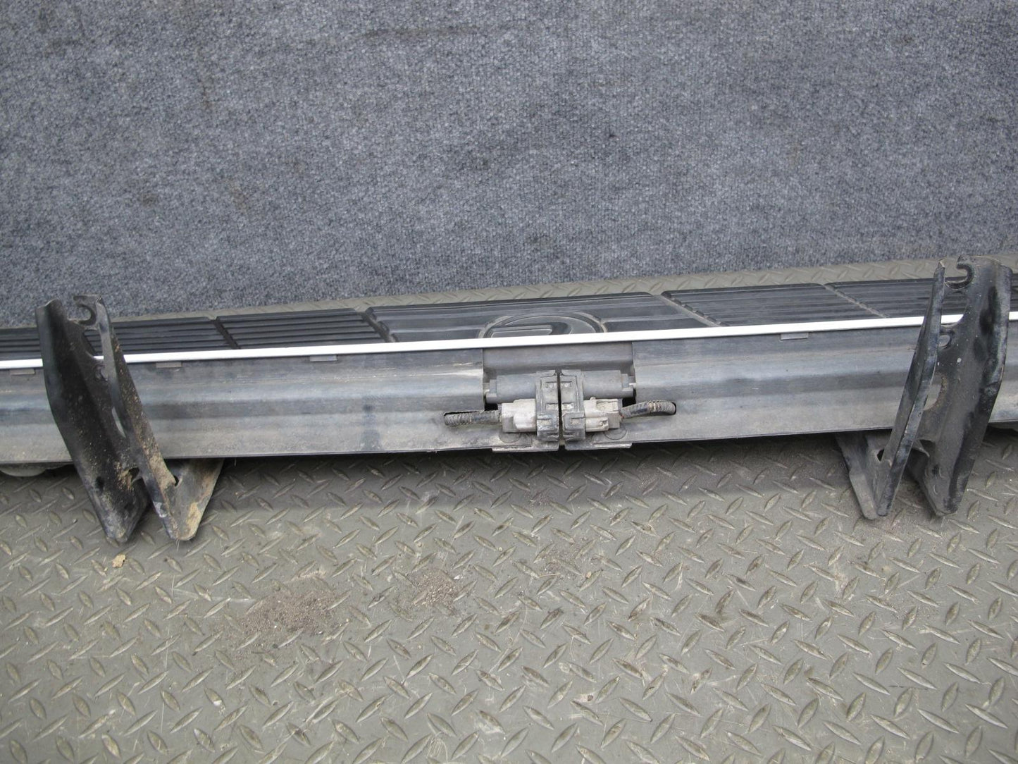 2003-2007 Lexus J100 LX470 Left Side Running Board Step Lower Plate Panel