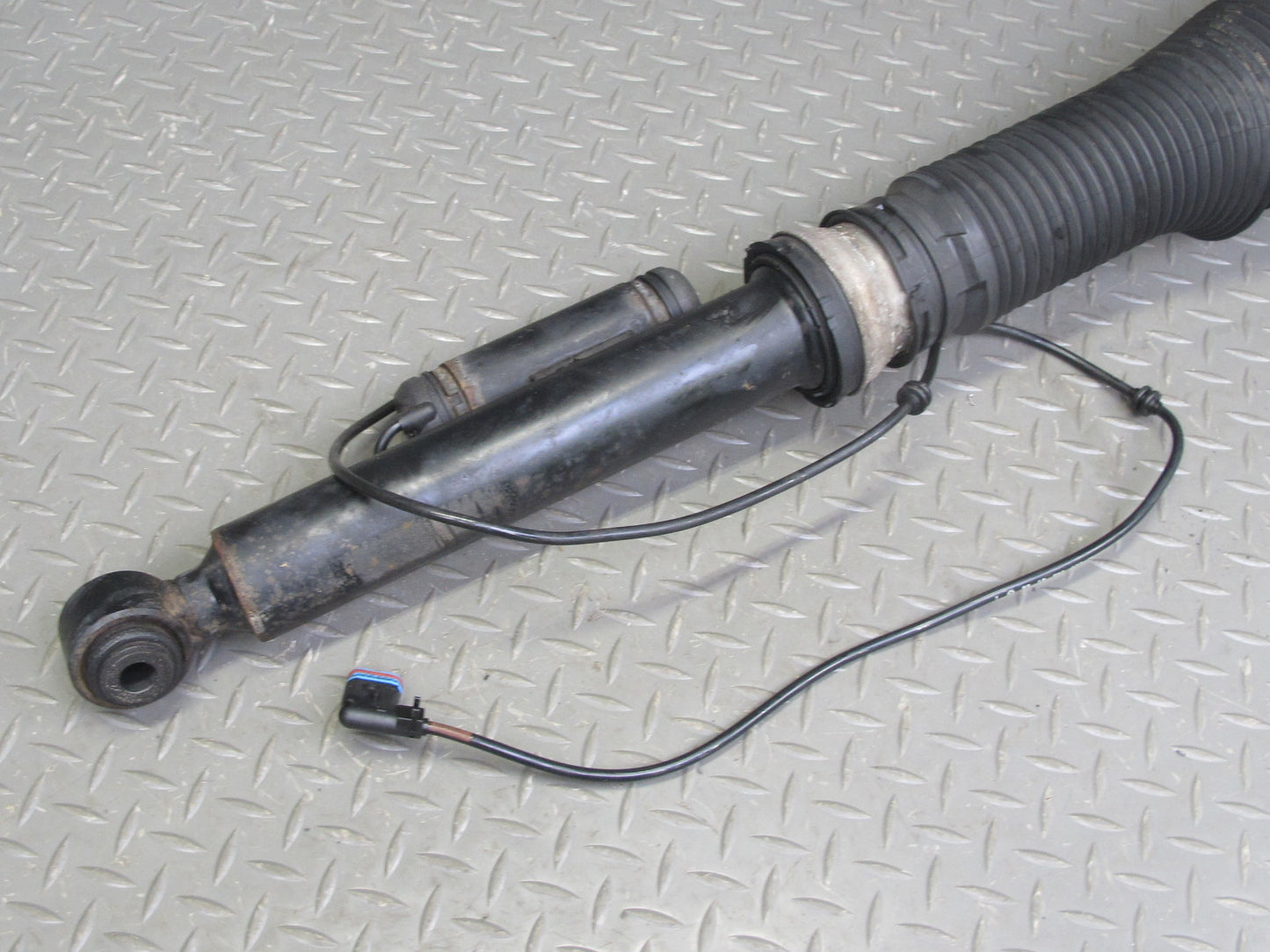 07-13 Mercedes W221 S-class AWD 4MATIC Rear Left Air Strut Shock Absorber
