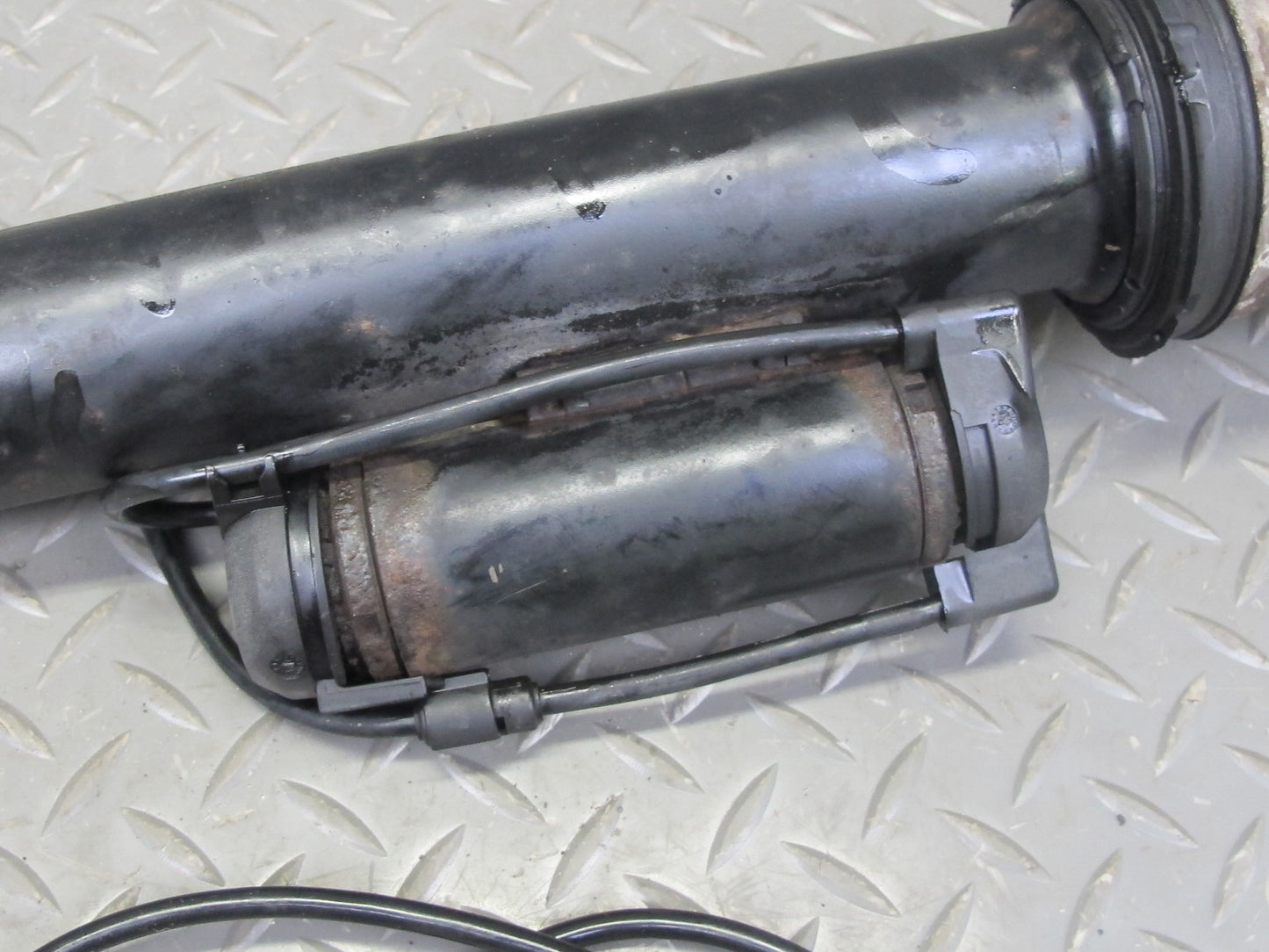 07-13 Mercedes W221 S-class AWD 4MATIC Rear Right Air Strut Shock Absorber