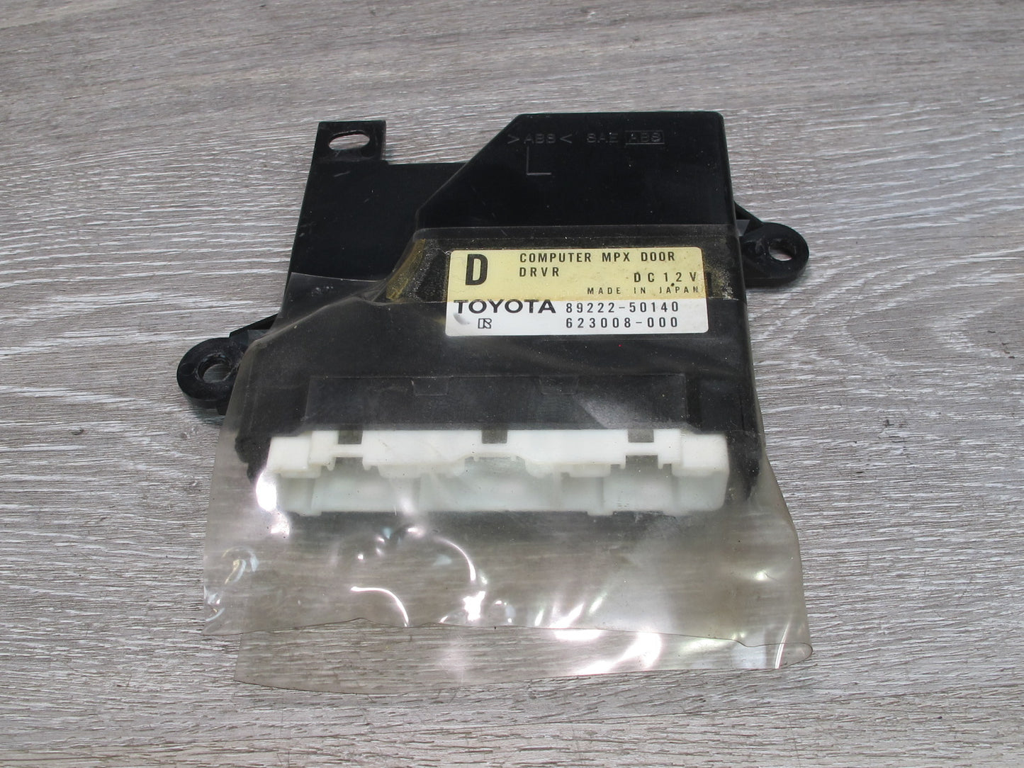 99-00 Lexus UCF20L LS400 Front Left Driver Door Control Module 89222-50140 OEM