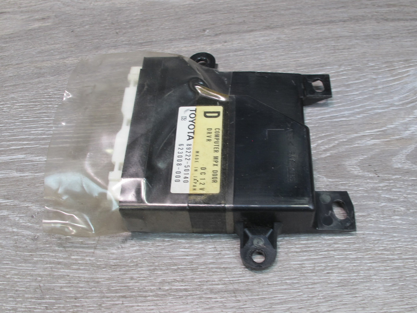 99-00 Lexus UCF20L LS400 Front Left Driver Door Control Module 89222-50140 OEM