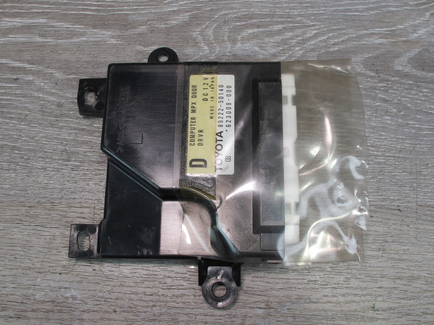 99-00 Lexus UCF20L LS400 Front Left Driver Door Control Module 89222-50140 OEM