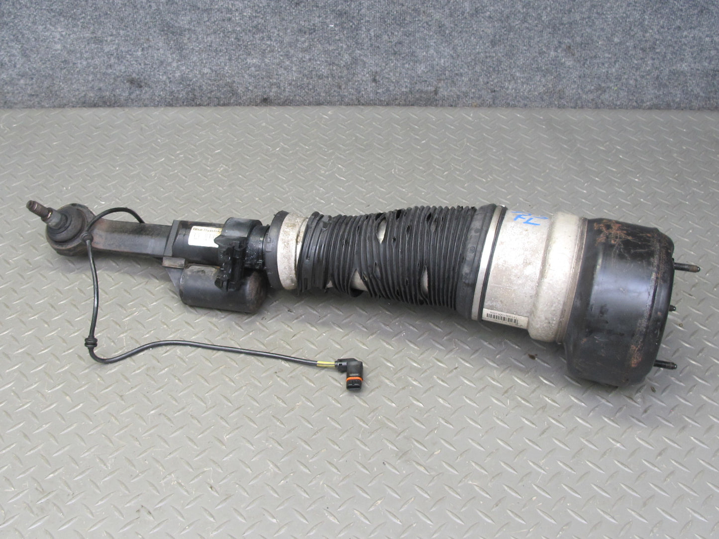 07-13 Mercedes W221 S-class AWD 4MATIC Front Left Air Strut Shock Absorber