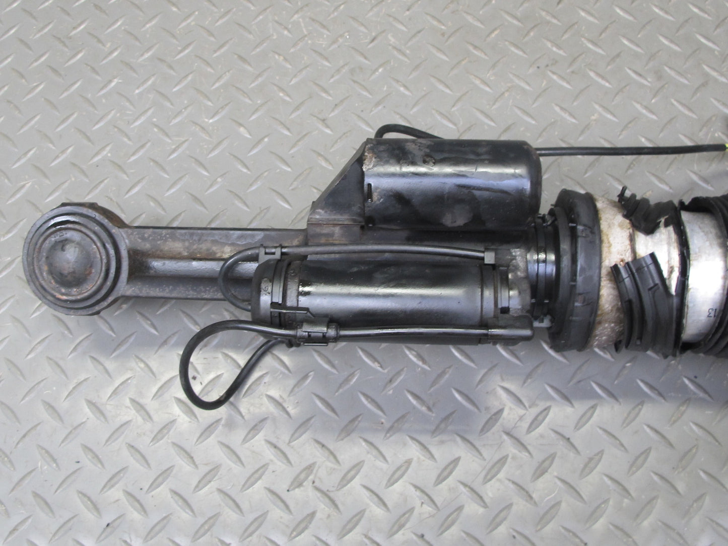 07-13 Mercedes W221 S-class AWD 4MATIC Front Left Air Strut Shock Absorber