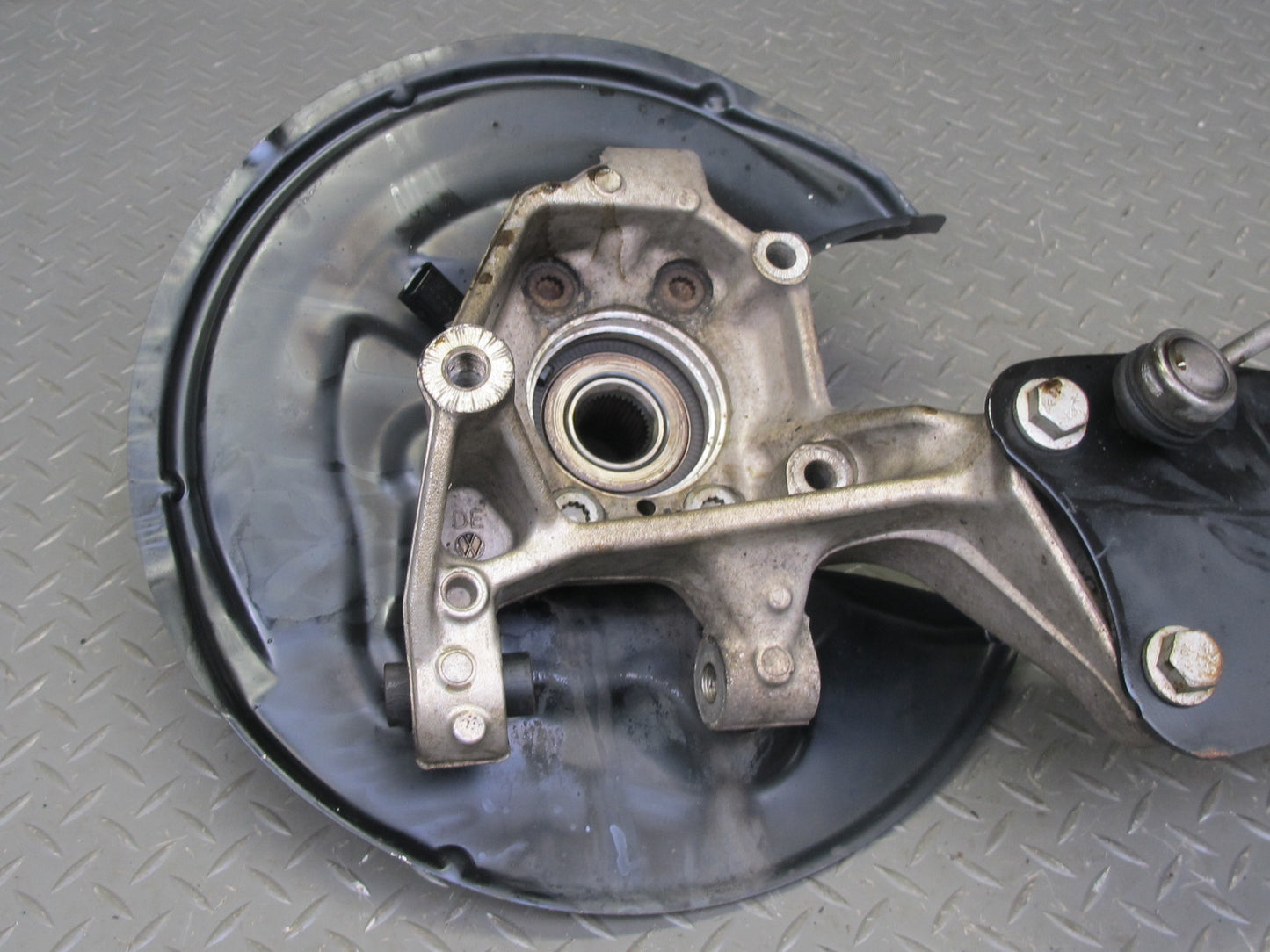 12-13 VW Golf R MK6 AWD Rear Left Spindle Knuckle Wheel Hub w Trailing Arm OEM