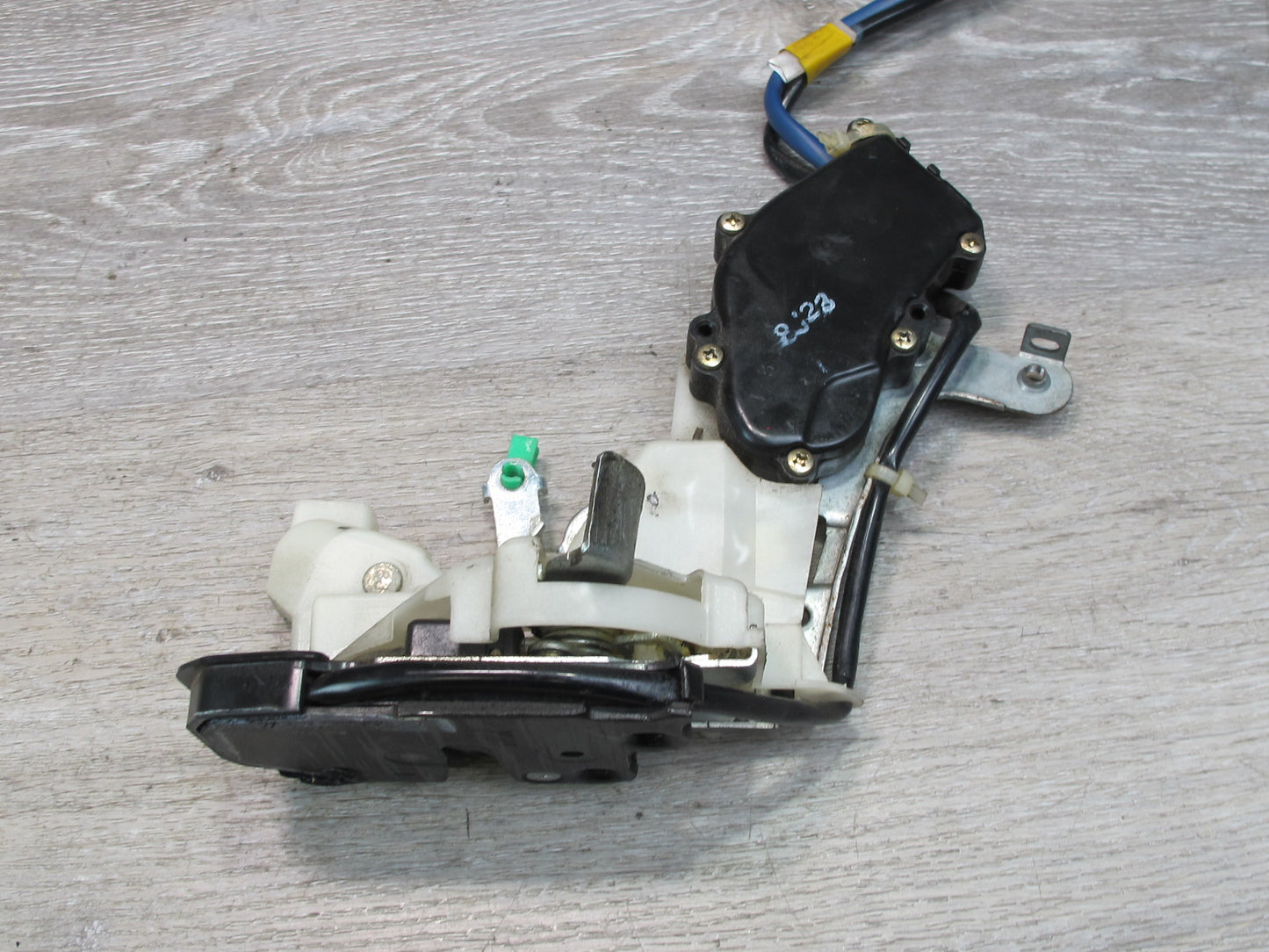 98-00 Lexus UCF20L LS400 Rear Right Passenger Side Door Lock Latch Actuator OEM