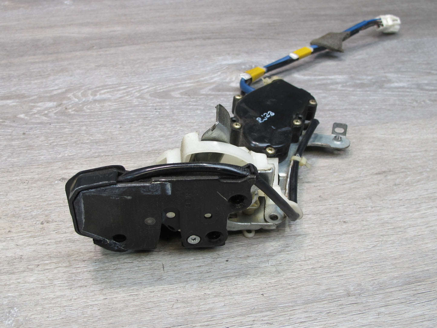 98-00 Lexus UCF20L LS400 Rear Right Passenger Side Door Lock Latch Actuator OEM