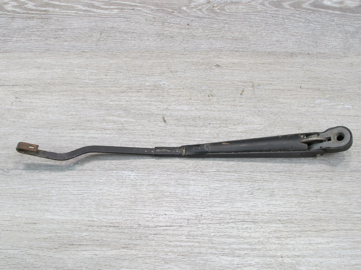 86-91 Mercedes W126 Set of 2 Front Left & Right Windshield Wiper Arm OEM