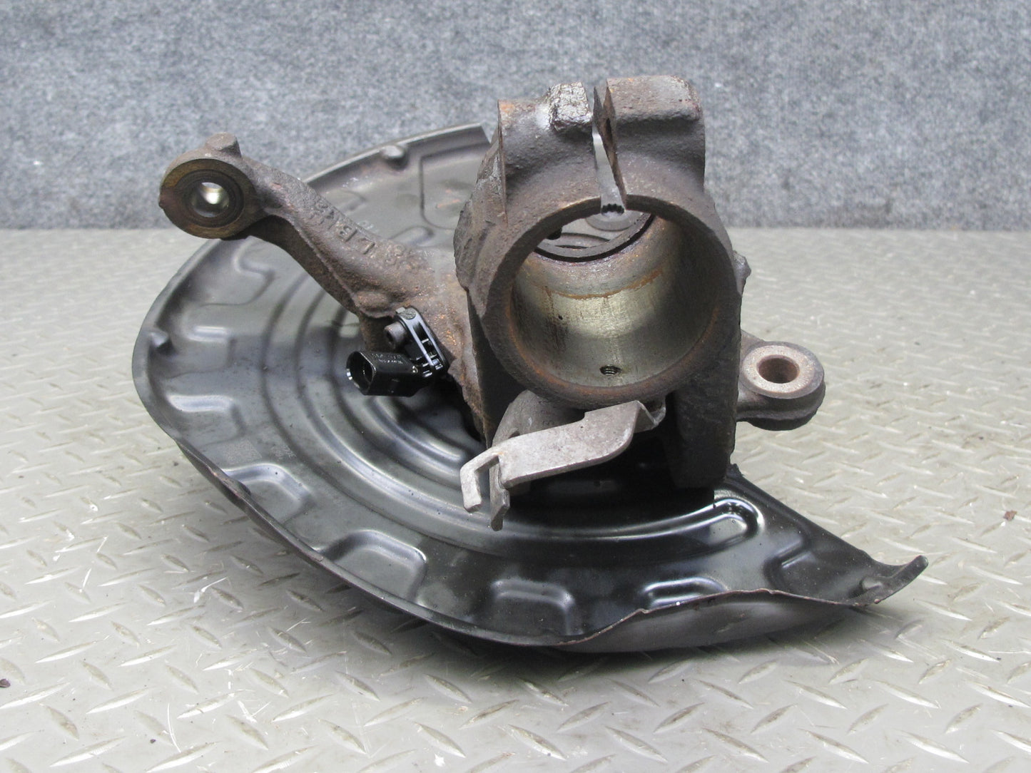 12-13 VW Golf R MK6 Front Right Spindle Knuckle Wheel Hub Bearing OEM