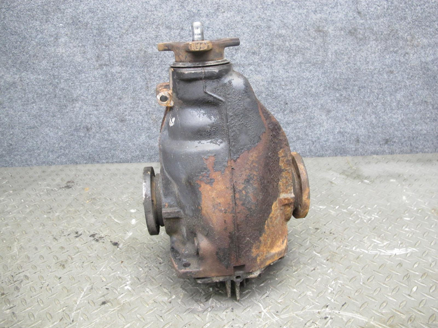 95-99 Mercedes W140 S320 Rear Differential Carrier 3.45 Ratio OEM