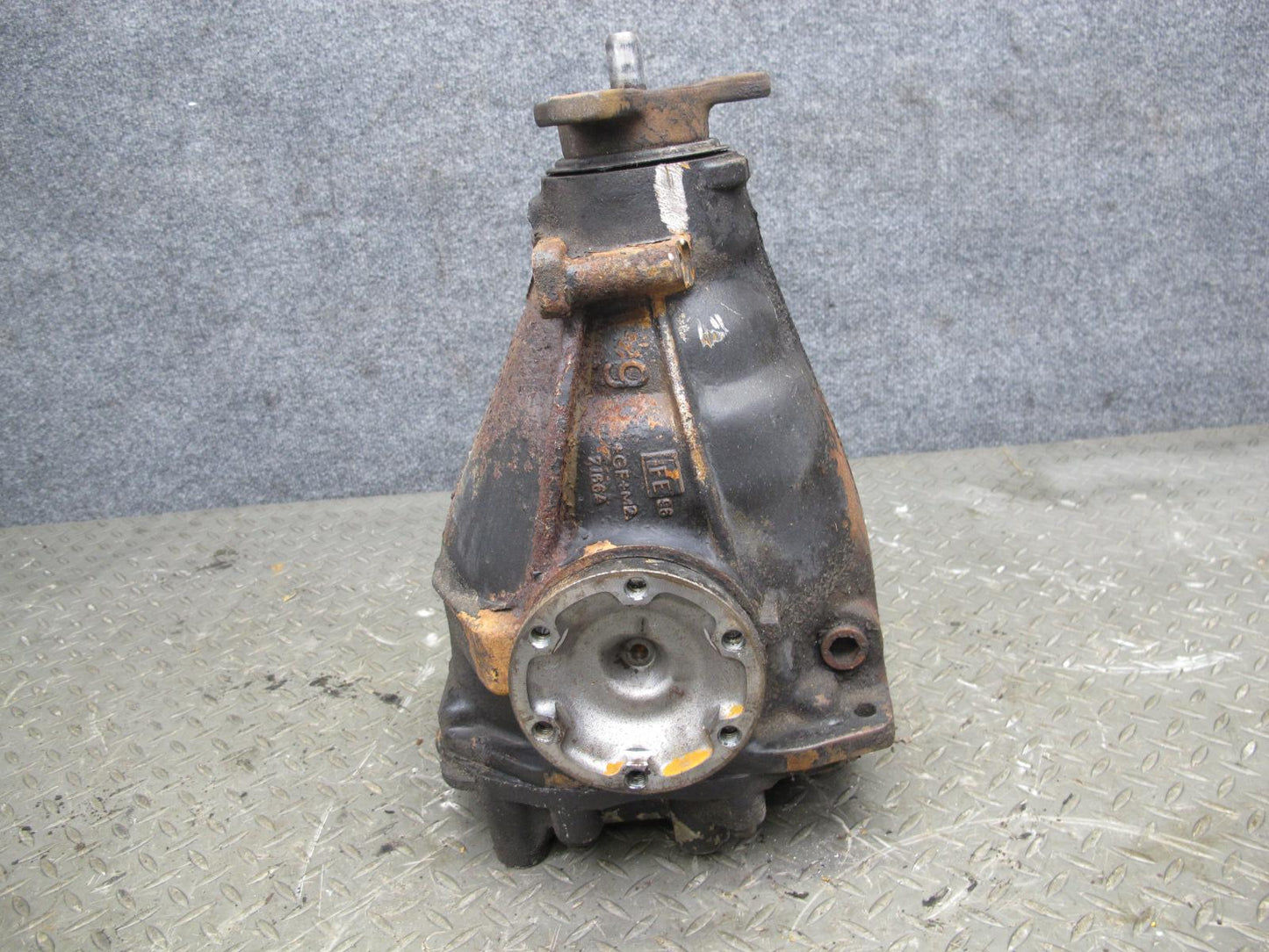 95-99 Mercedes W140 S320 Rear Differential Carrier 3.45 Ratio OEM