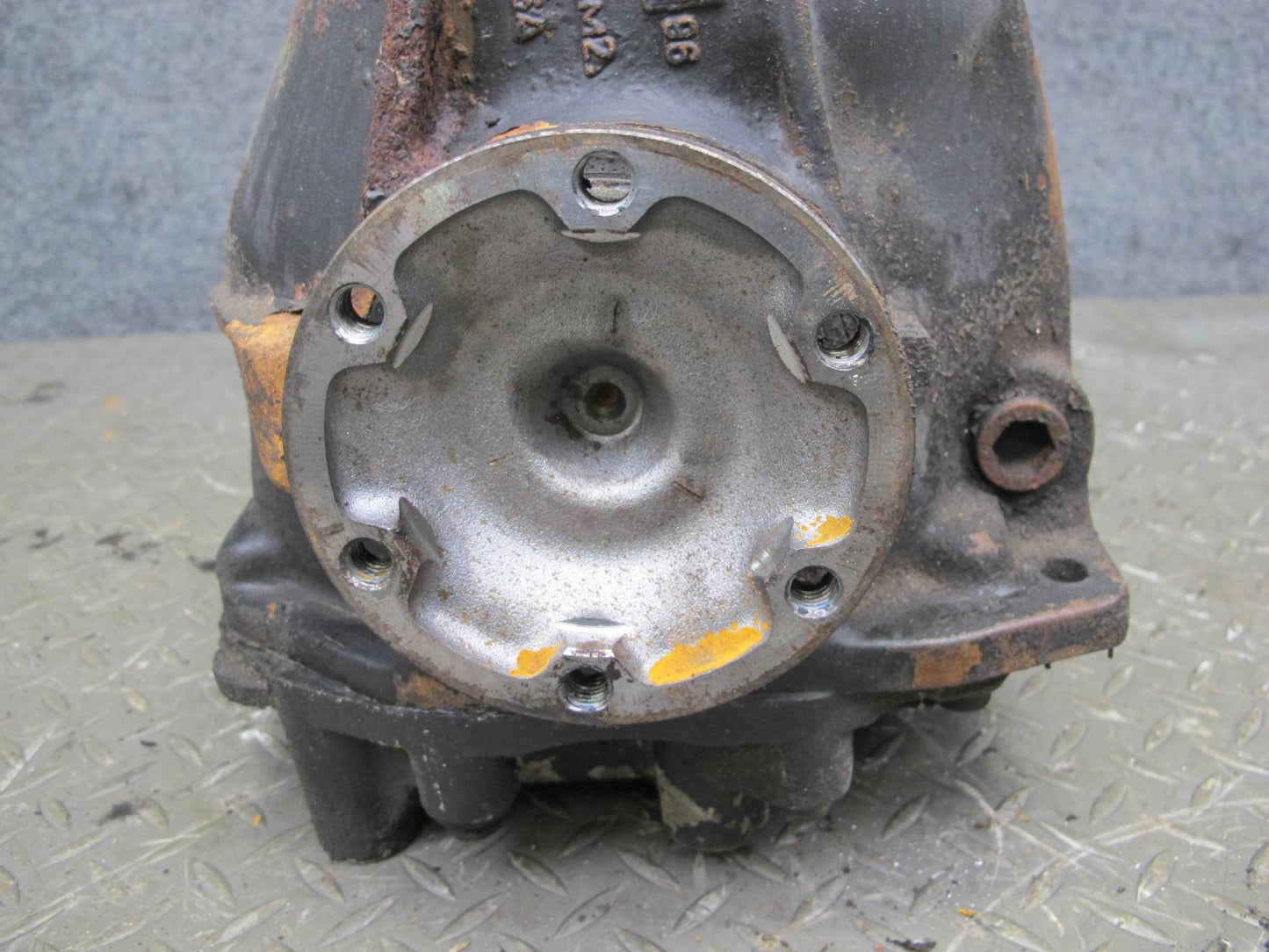 95-99 Mercedes W140 S320 Rear Differential Carrier 3.45 Ratio OEM