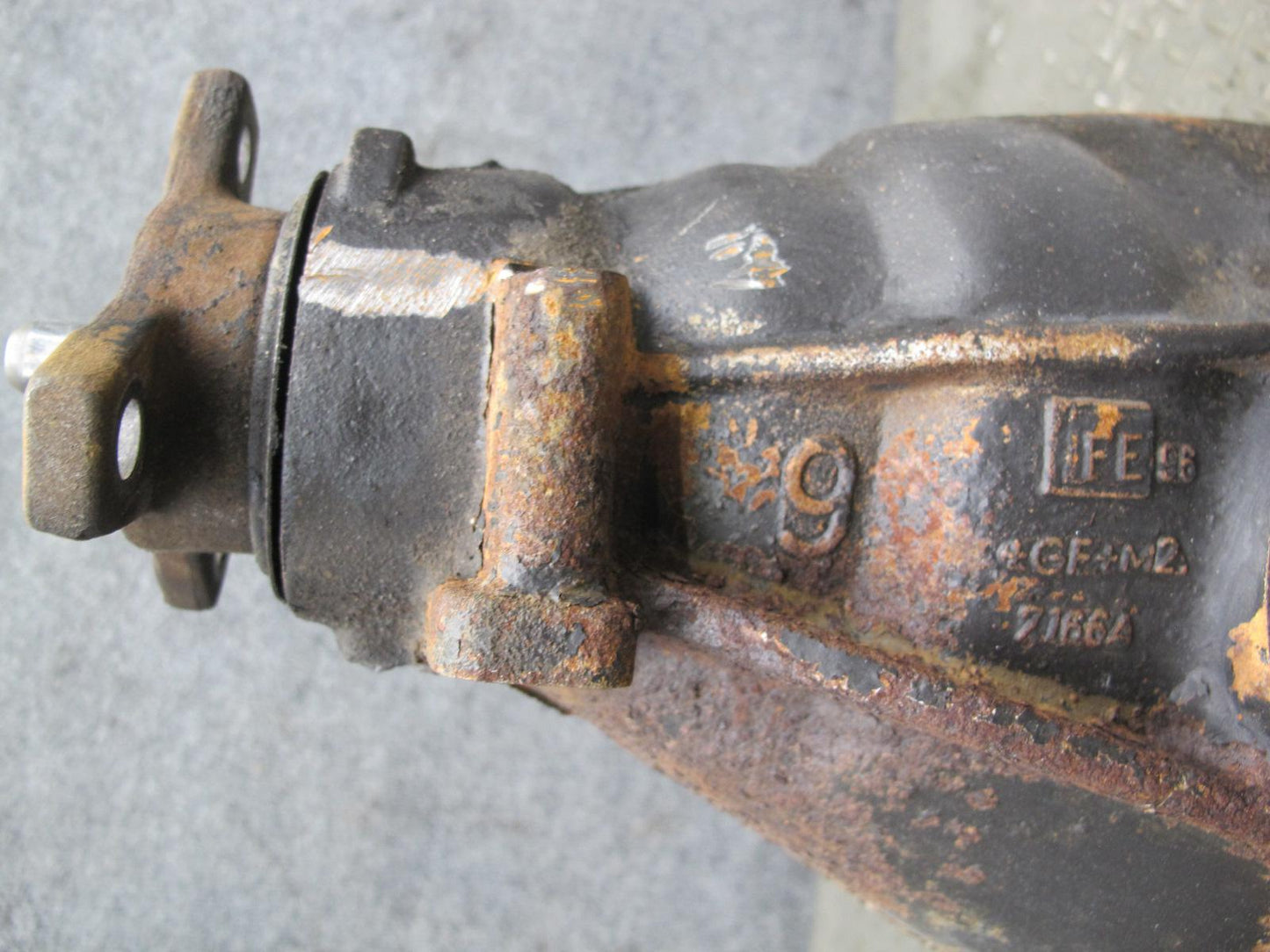 95-99 Mercedes W140 S320 Rear Differential Carrier 3.45 Ratio OEM