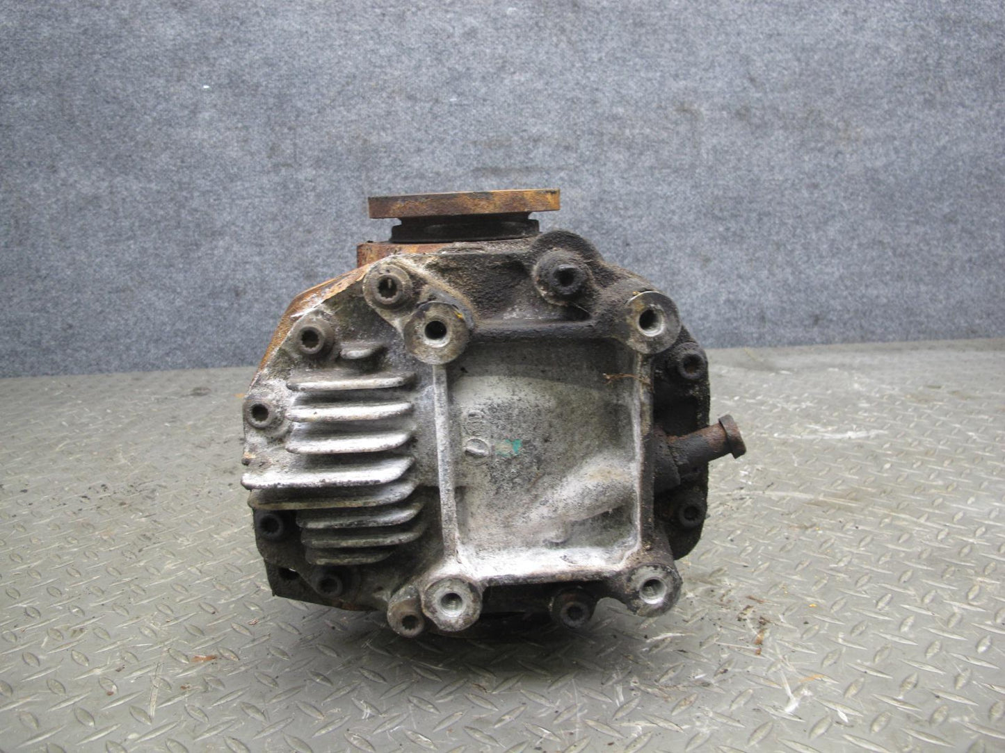 95-99 Mercedes W140 S320 Rear Differential Carrier 3.45 Ratio OEM