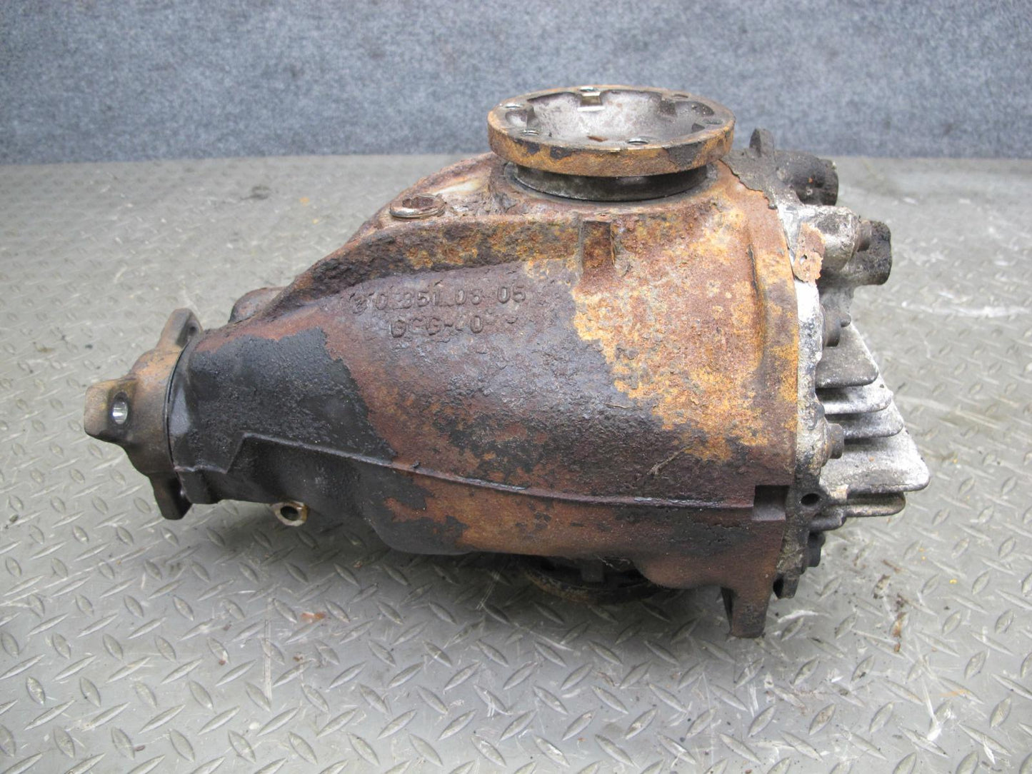 95-99 Mercedes W140 S320 Rear Differential Carrier 3.45 Ratio OEM