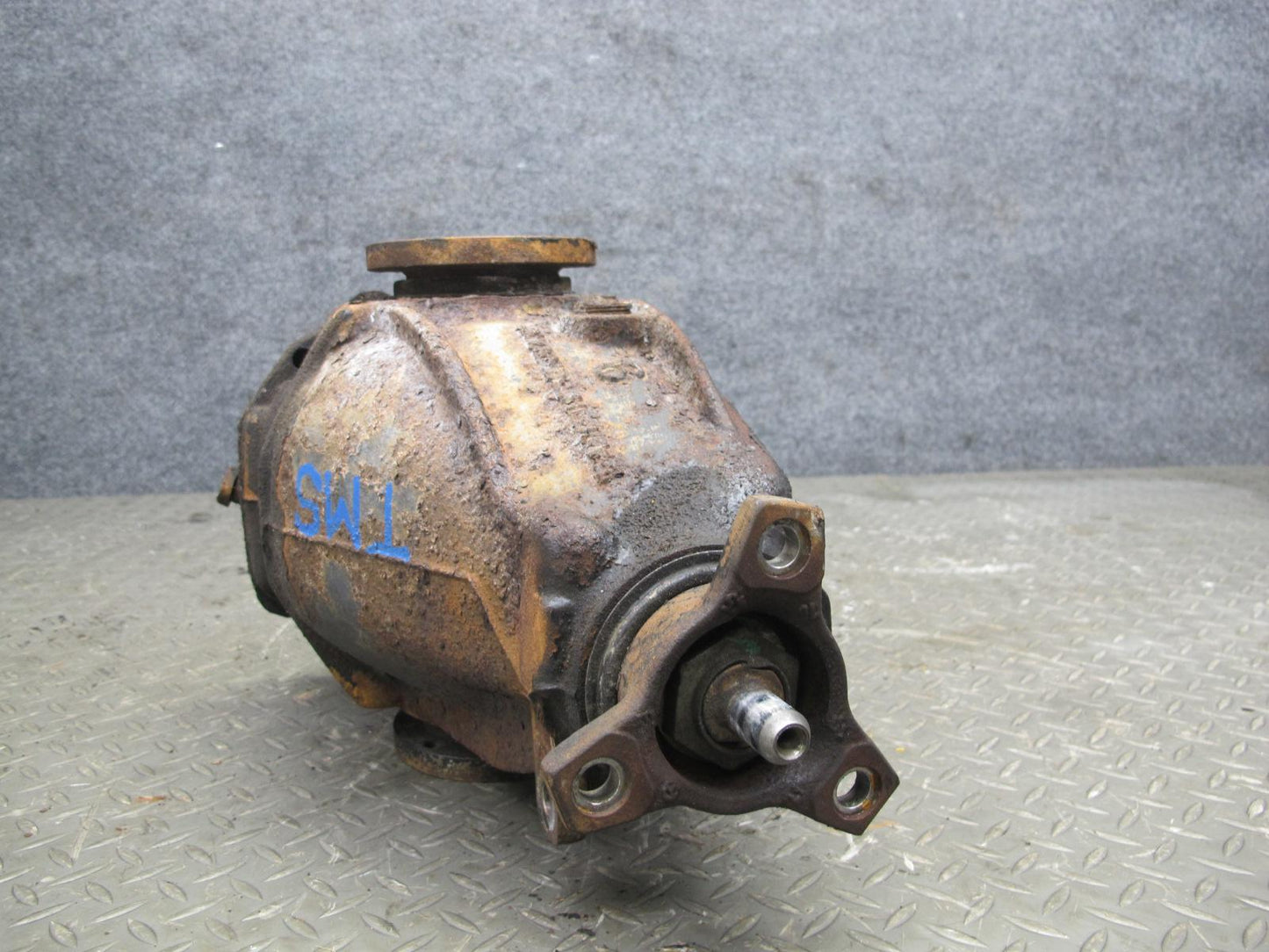 95-99 Mercedes W140 S320 Rear Differential Carrier 3.45 Ratio OEM