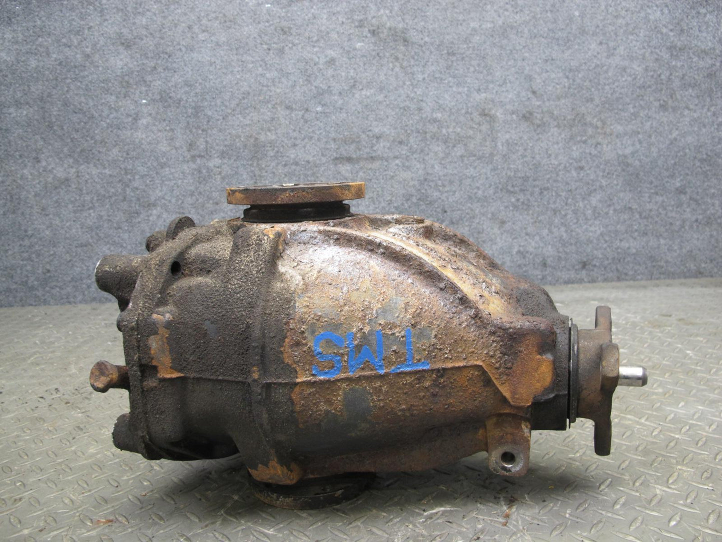 95-99 Mercedes W140 S320 Rear Differential Carrier 3.45 Ratio OEM