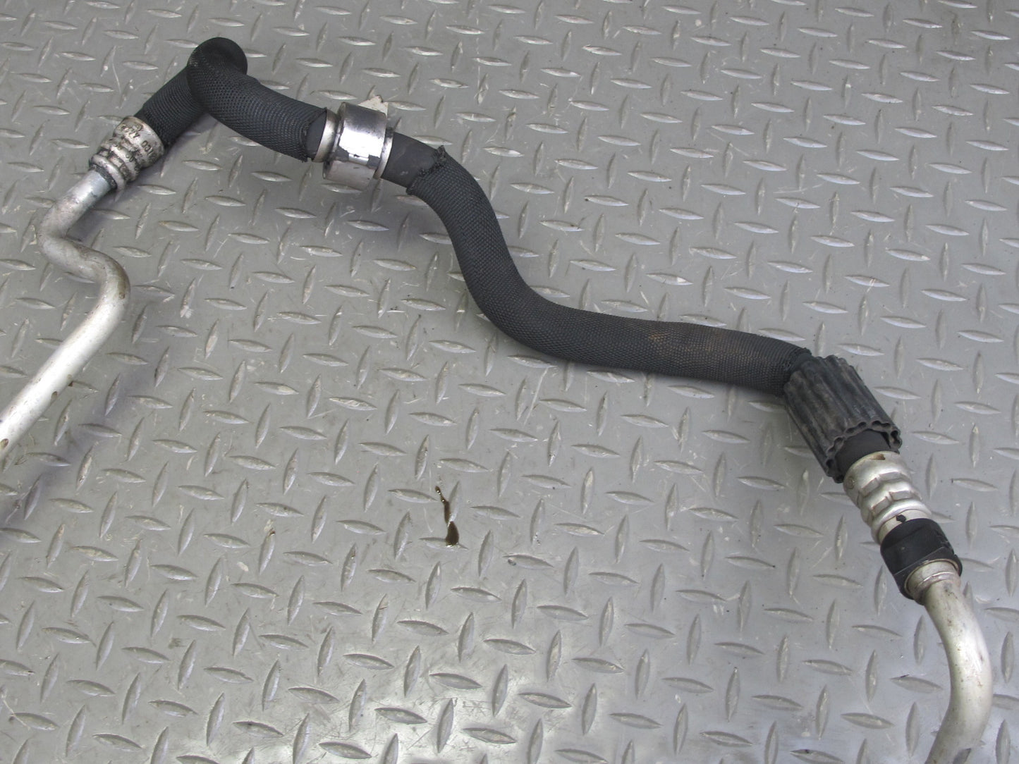 2010-2011 BMW E72 X6 Hybrid N63 Engine Oil Cooler Hose Pipe Line Set of 2