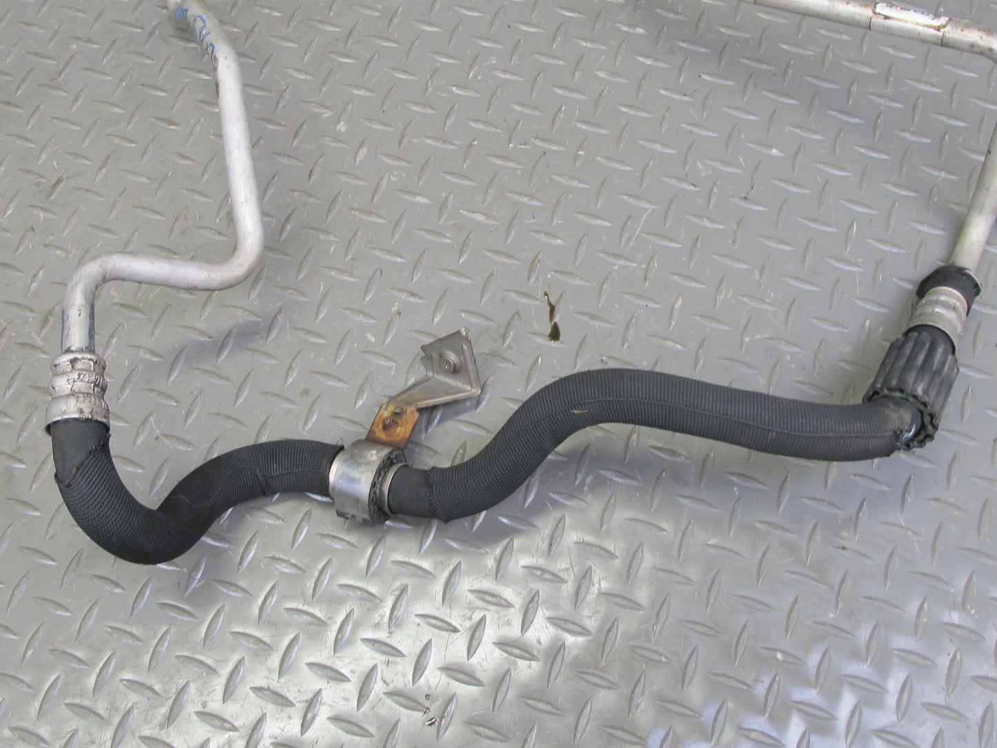 2010-2011 BMW E72 X6 Hybrid N63 Engine Oil Cooler Hose Pipe Line Set of 2