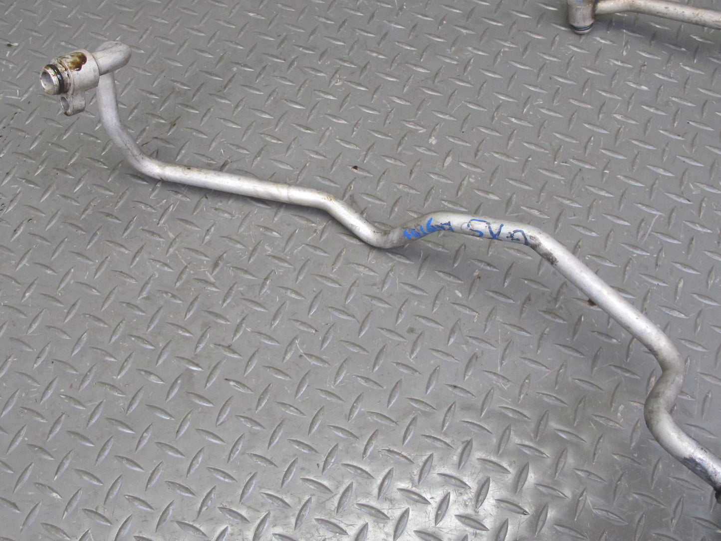 2010-2011 BMW E72 X6 Hybrid N63 Engine Oil Cooler Hose Pipe Line Set of 2