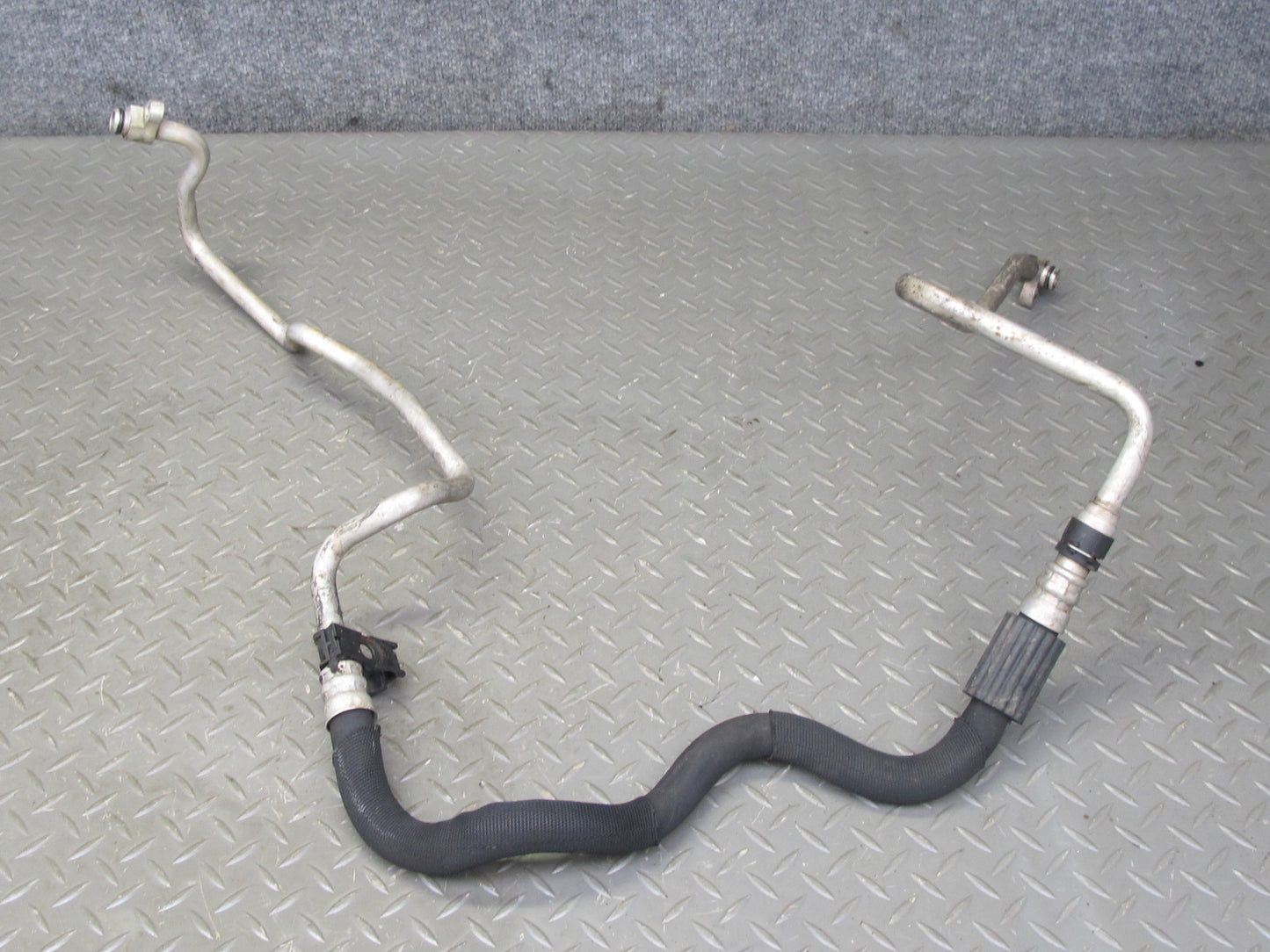 2010-2011 BMW E72 X6 Hybrid N63 Engine Oil Cooler Hose Pipe Line Set of 2