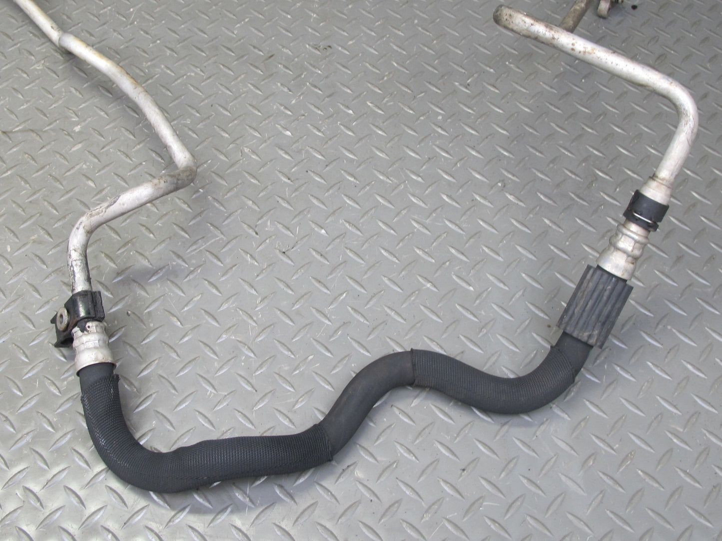 2010-2011 BMW E72 X6 Hybrid N63 Engine Oil Cooler Hose Pipe Line Set of 2
