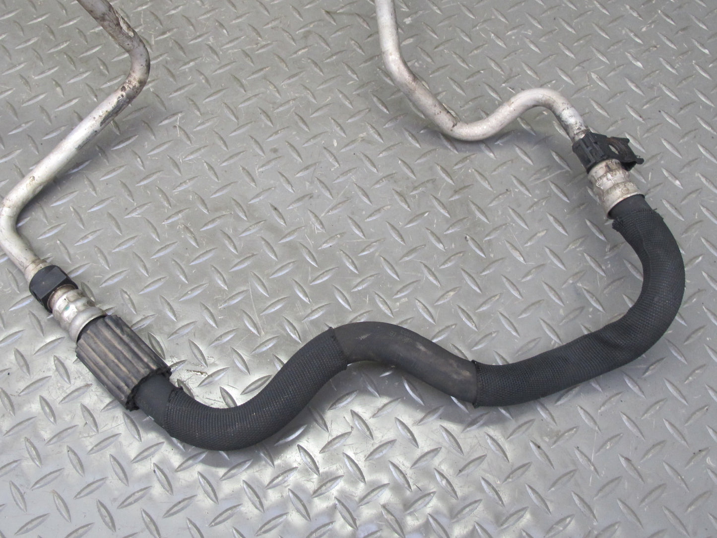 2010-2011 BMW E72 X6 Hybrid N63 Engine Oil Cooler Hose Pipe Line Set of 2