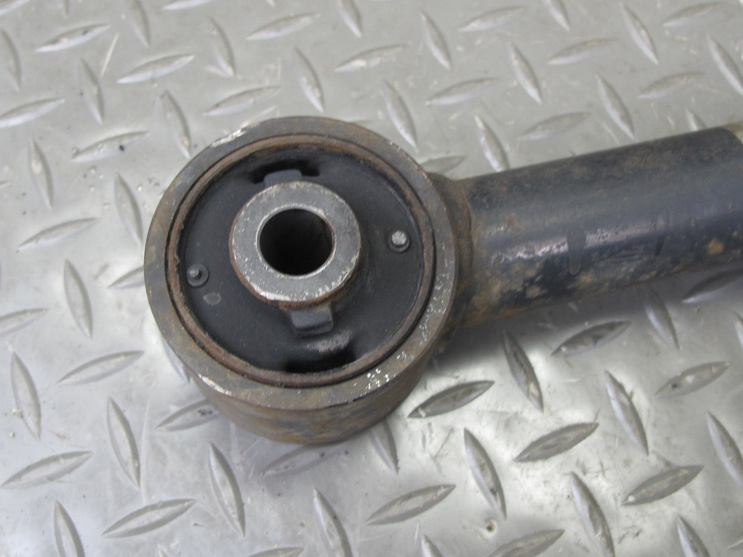 1998-2007 Lexus UZJ100L LX470 Rear Right Passenger Side Control Arm Set
