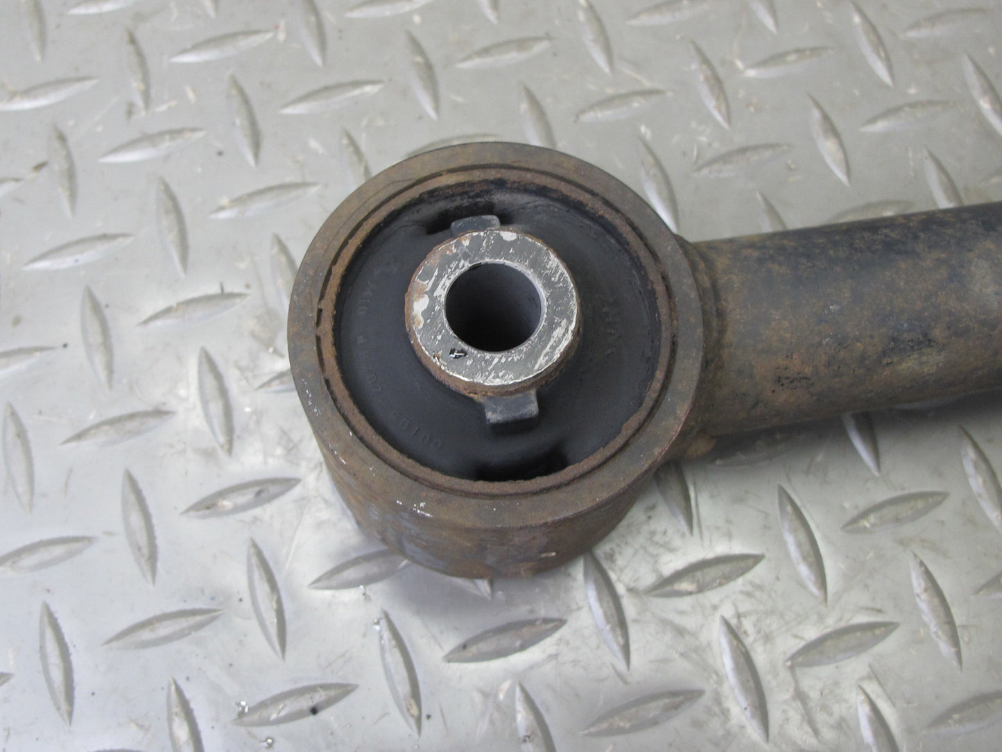 1998-2007 Lexus UZJ100L LX470 Rear Right Passenger Side Control Arm Set
