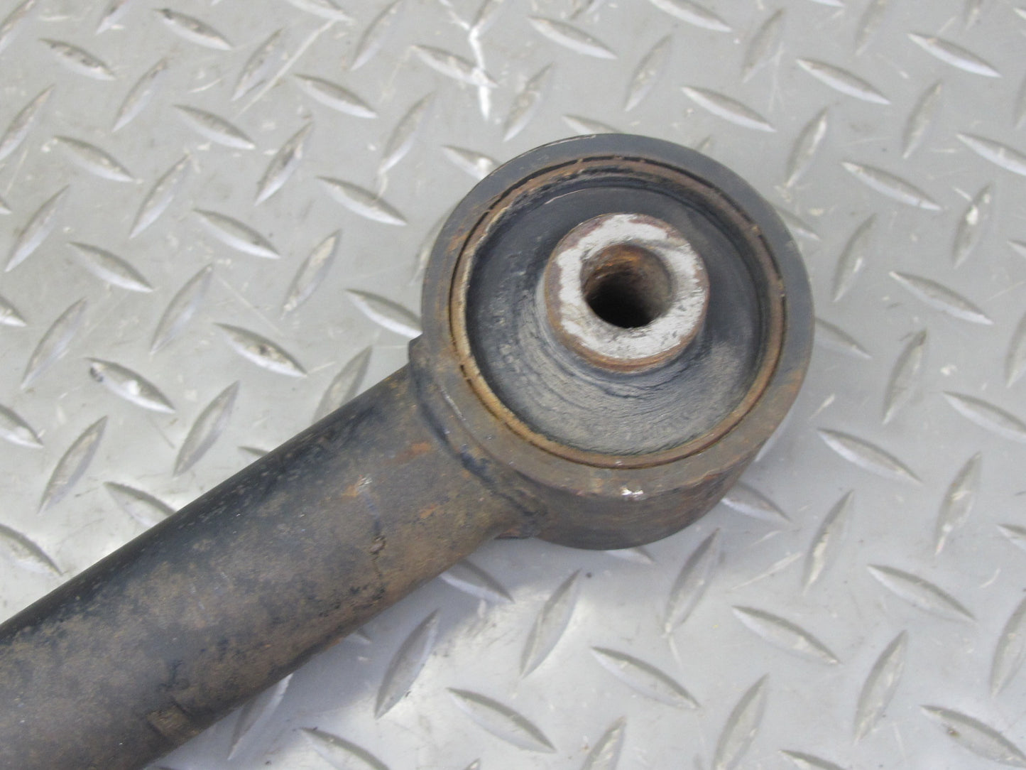 1998-2007 Lexus UZJ100L LX470 Rear Right Passenger Side Control Arm Set