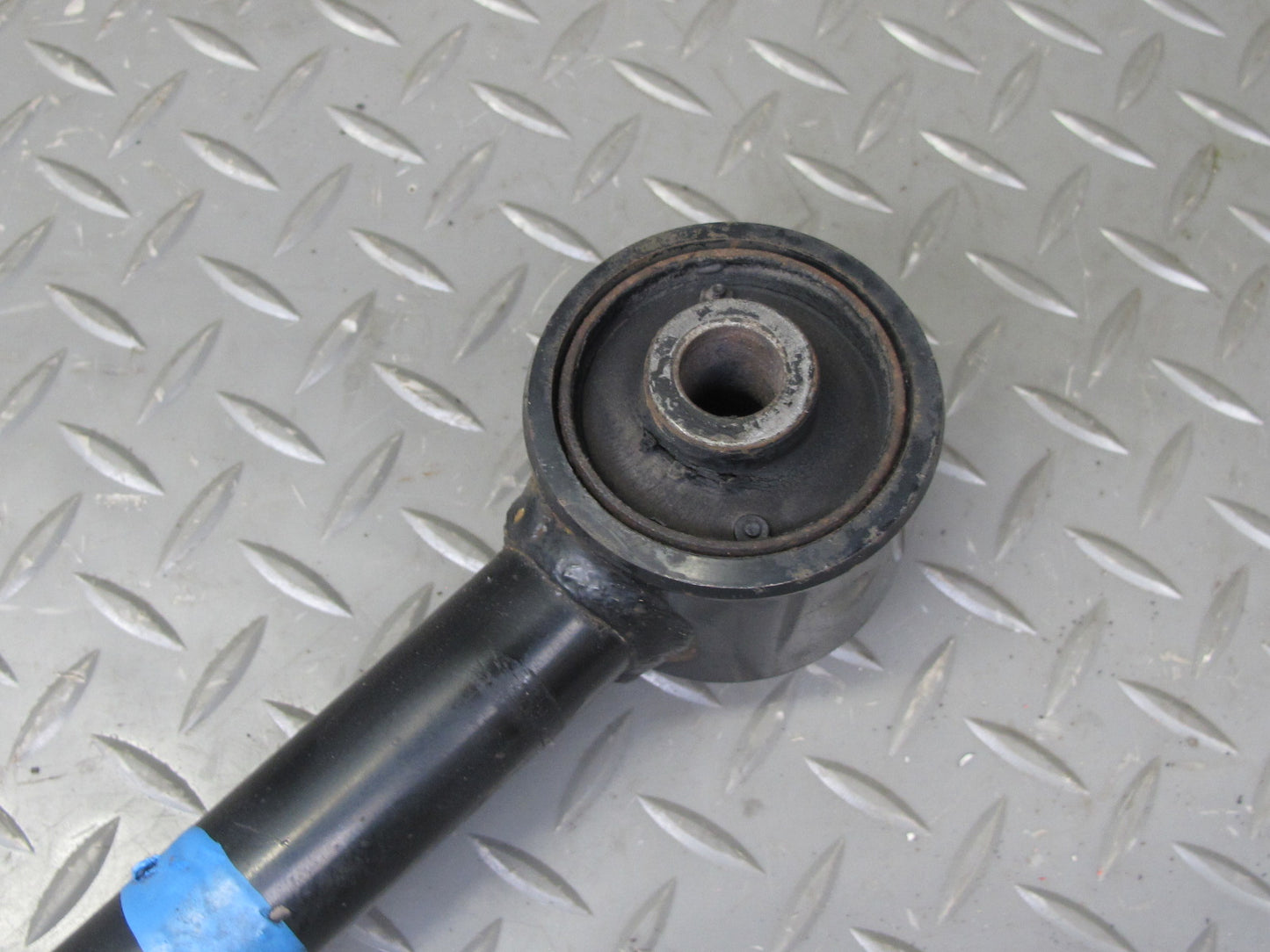 1998-2007 Lexus UZJ100L LX470 Rear Left Driver Side Control Arm Set