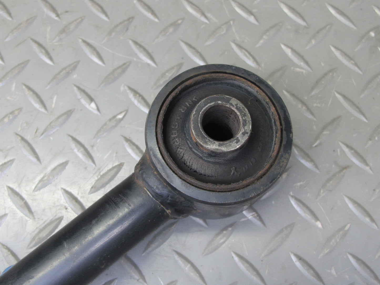 1998-2007 Lexus UZJ100L LX470 Rear Left Driver Side Control Arm Set